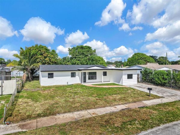 17930 NW 42nd Pl , Miami Gardens, FL 33055
