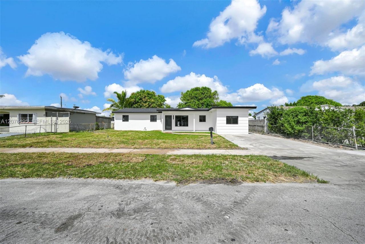 17930 NW 42nd Pl , Miami Gardens, FL 33055 Photo