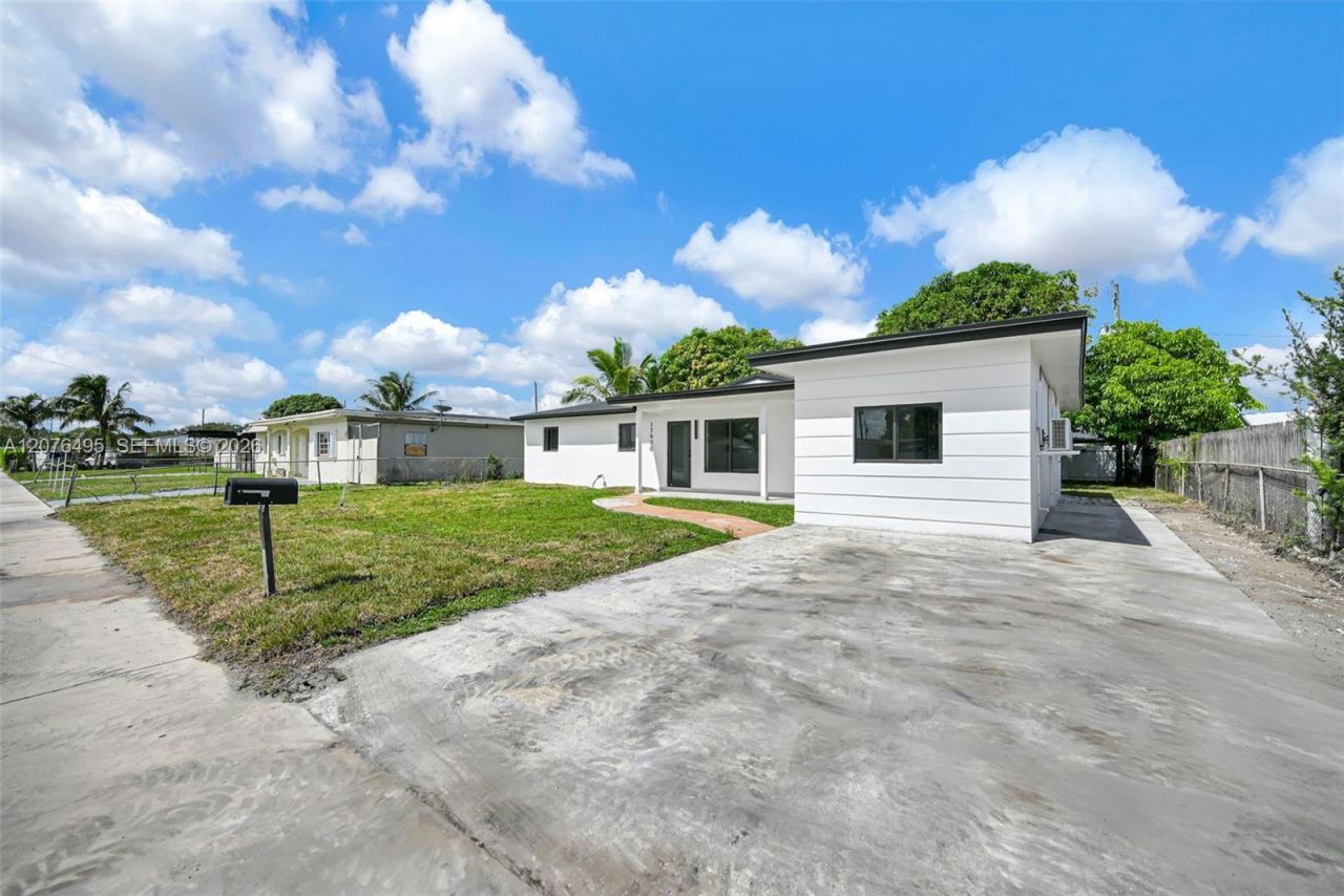 17930 NW 42nd Pl , Miami Gardens, FL 33055 Photo