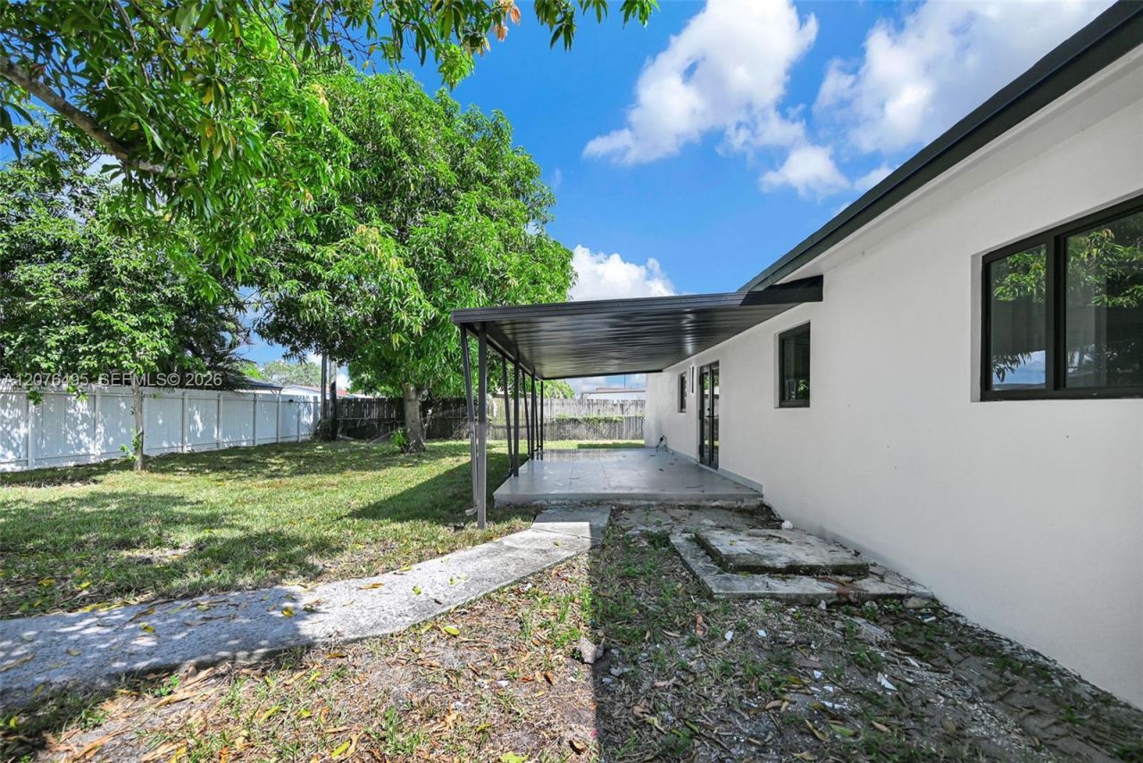 17930 NW 42nd Pl , Miami Gardens, FL 33055 Photo