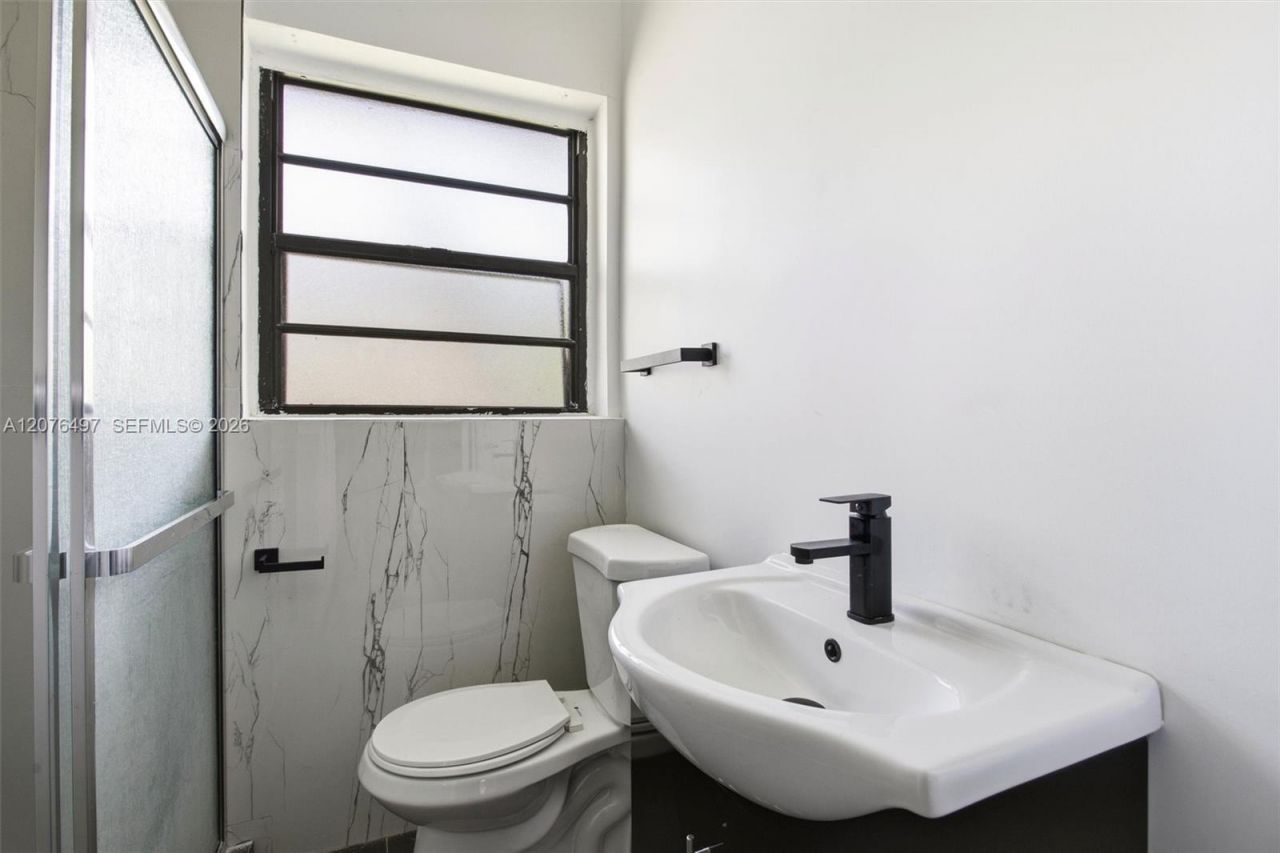 1200 SW 18th Ave , Miami, FL 33135 Photo