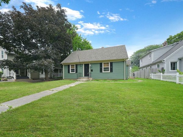 507 W Wesley Street , Wheaton, IL 60187