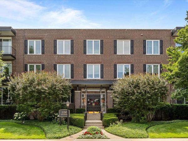 1350 N Western Avenue , Unit 205, Lake Forest, IL 60045