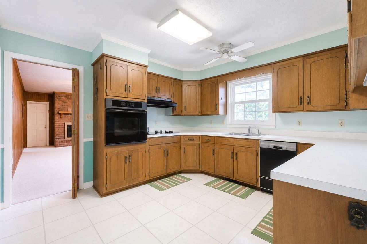 1624 Deer Park Ln. Photo 8
