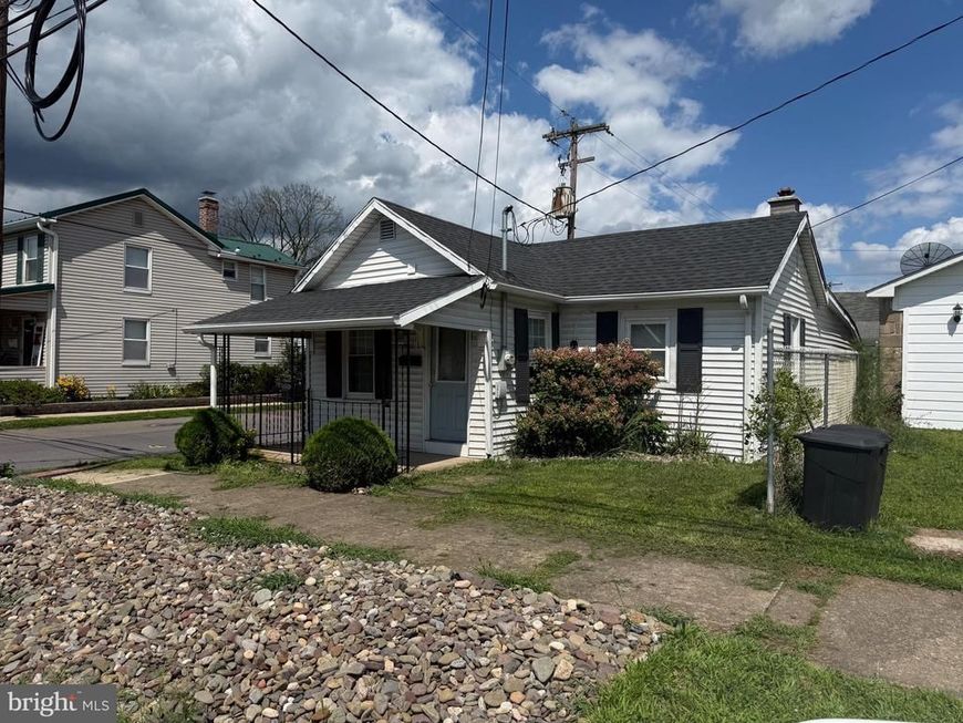 810 Chestnut St , Berwick, PA 18603 Main Photo