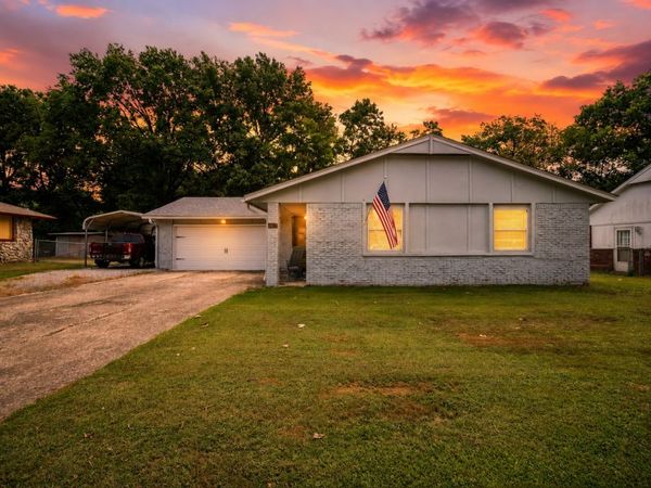 1813 Surrey Drive , Pryor, OK 74361