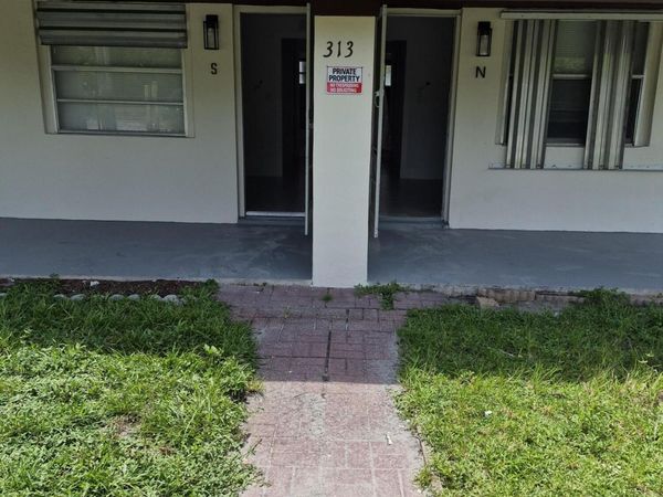 313 SW 1st Terrace, Deerfield Beach, FL 33441