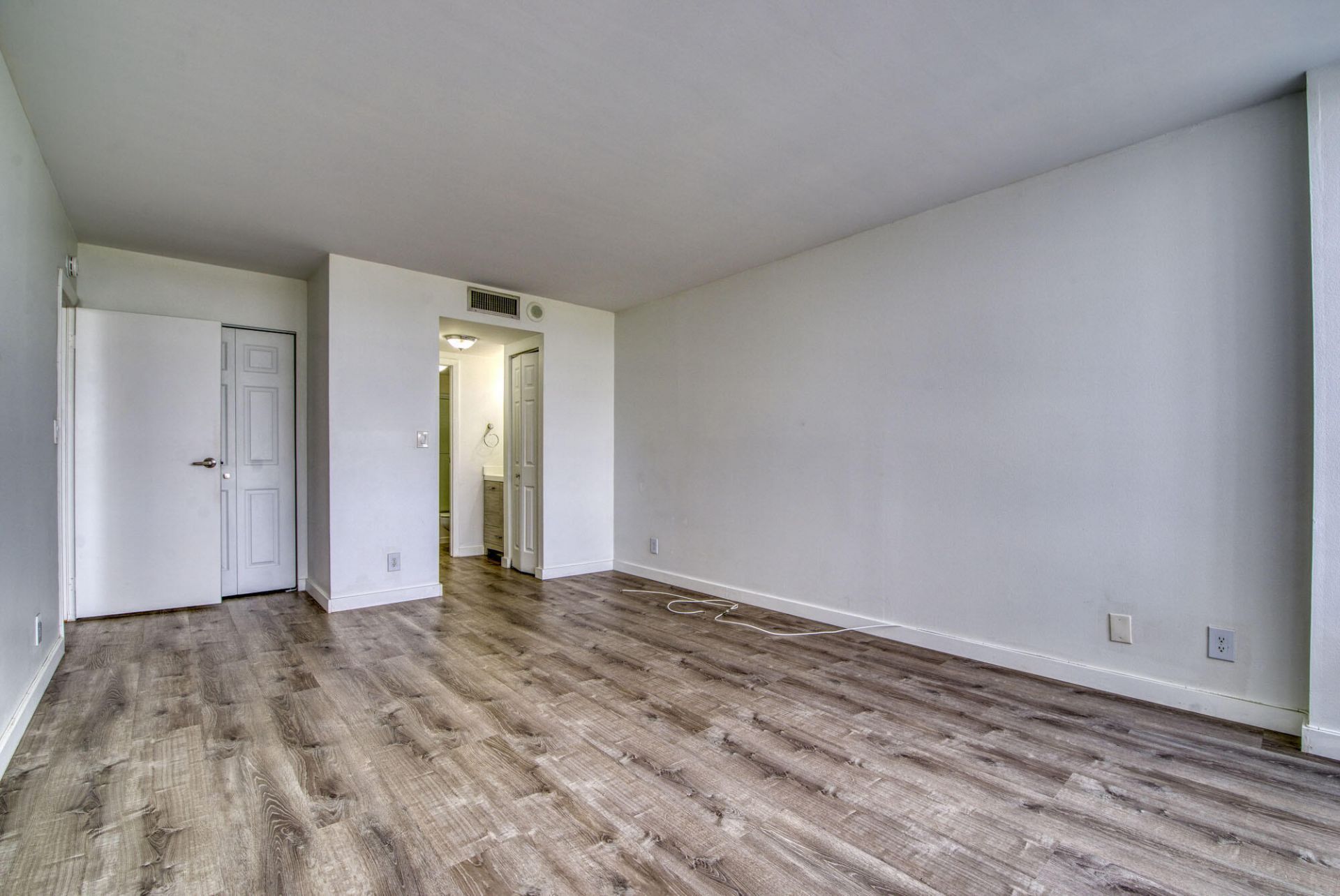 600 Three Islands Boulevard, Unit 801, Hallandale Beach, FL 33009 Photo