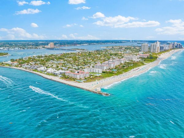33 S Ocean Avenue, Unit 206, Palm Beach Shores, FL 33404