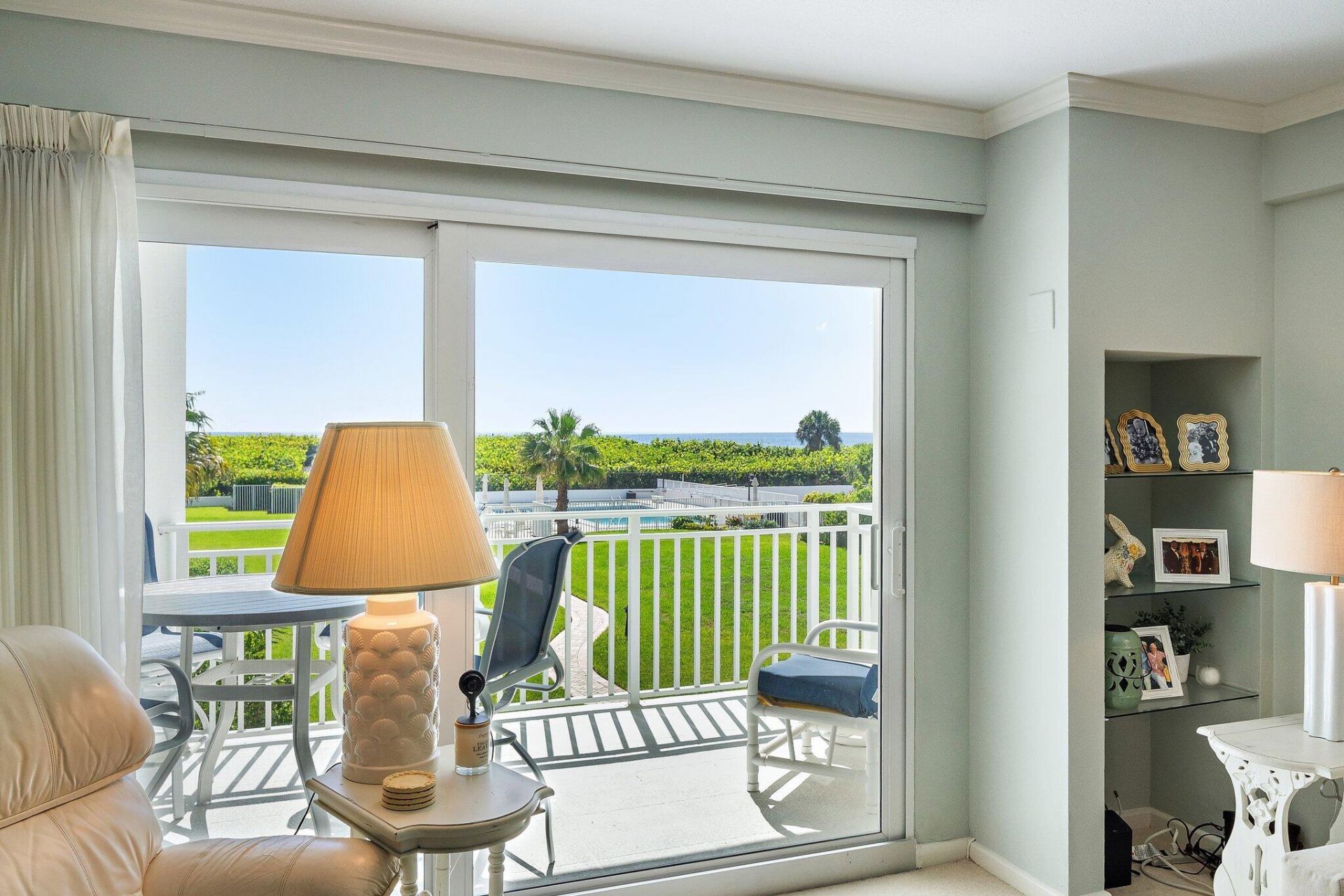 33 S Ocean Avenue, Unit 206, Palm Beach Shores, FL 33404 Photo