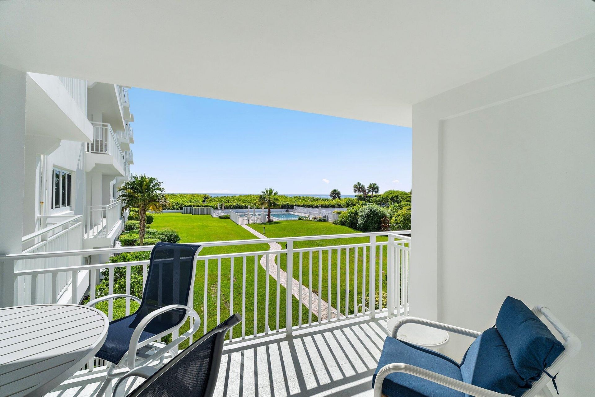 33 S Ocean Avenue, Unit 206, Palm Beach Shores, FL 33404 Photo