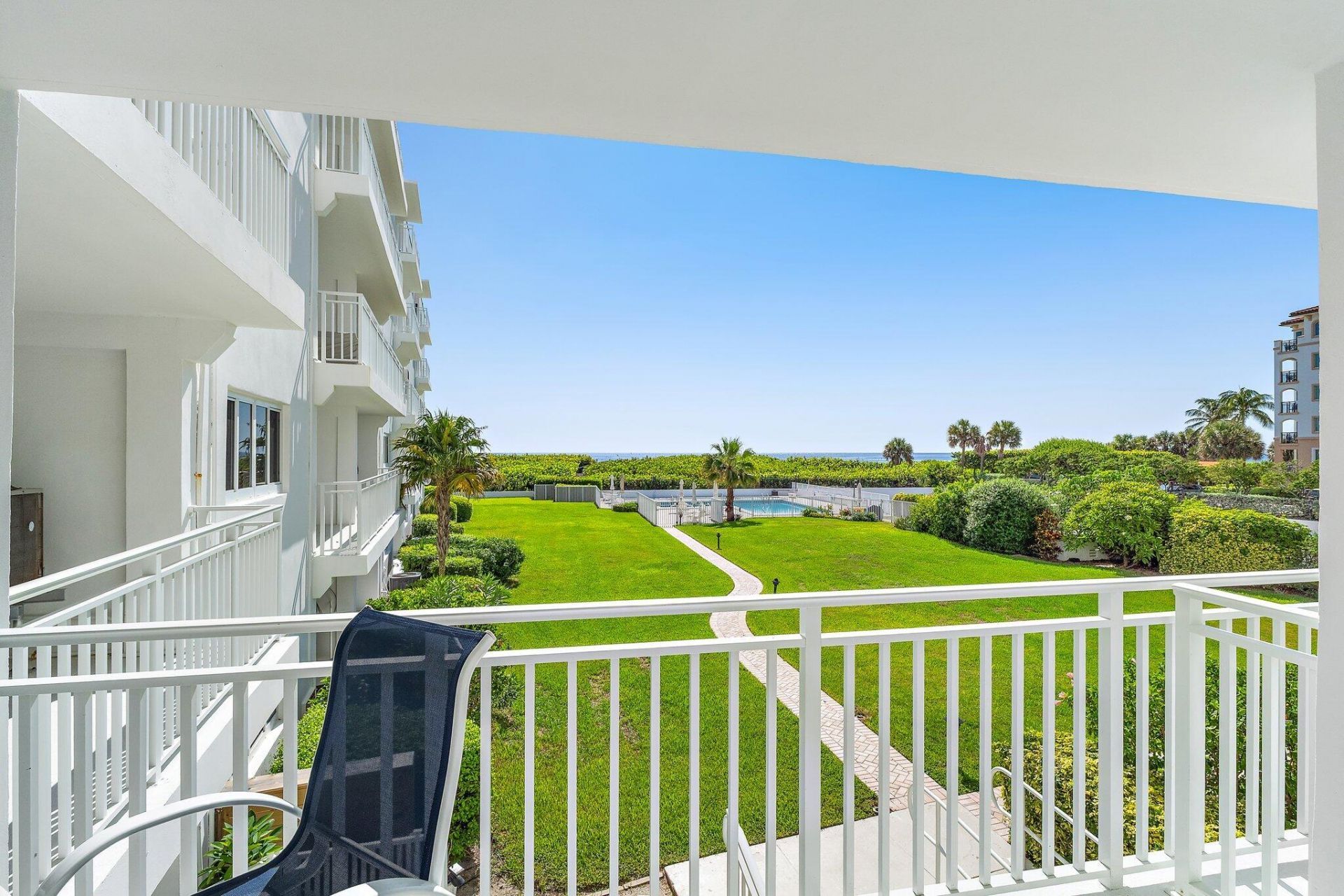33 S Ocean Avenue, Unit 206, Palm Beach Shores, FL 33404 Photo