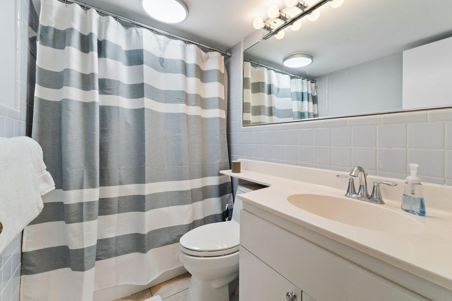 33 S Ocean Avenue, Unit 206, Palm Beach Shores, FL 33404 Photo
