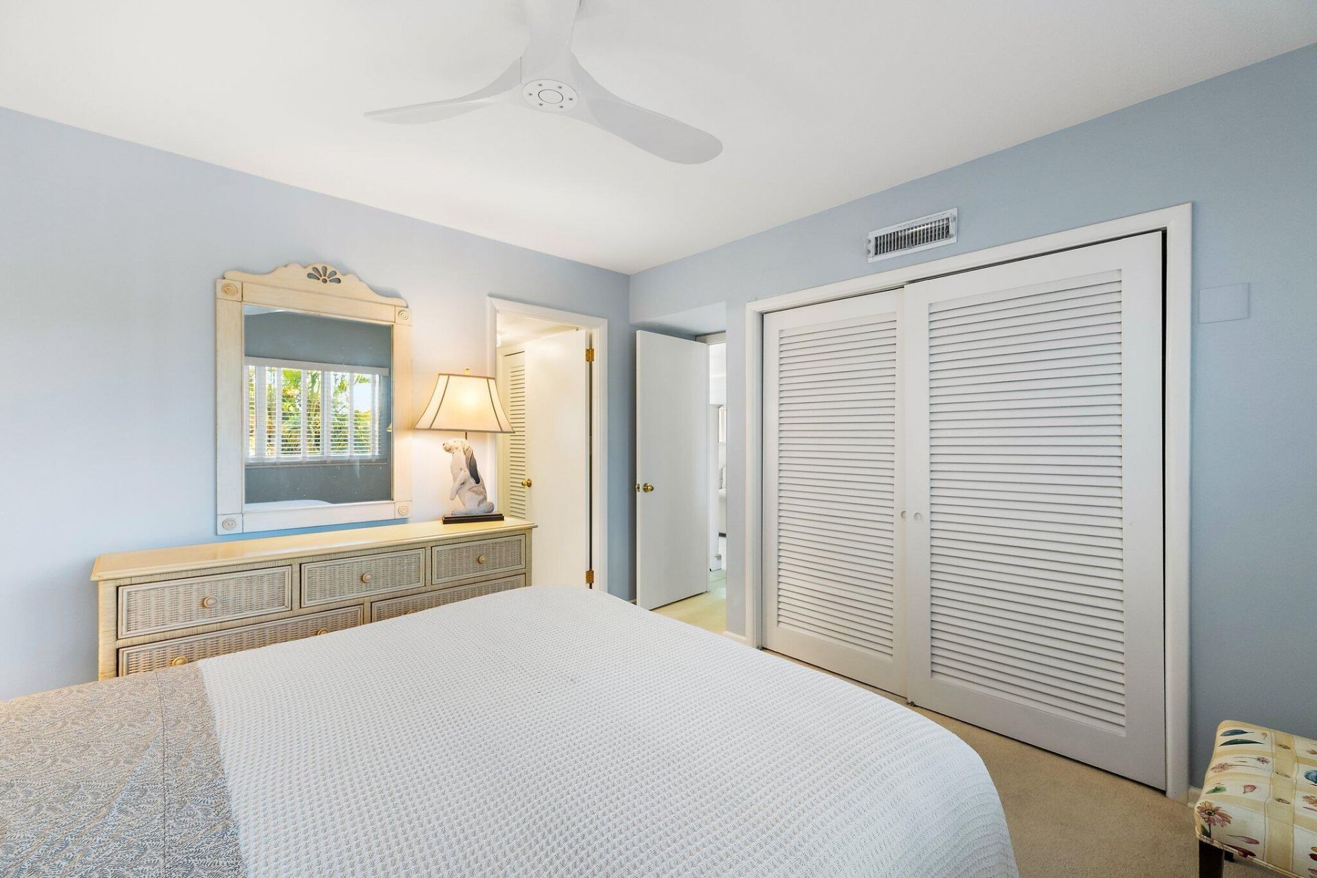 33 S Ocean Avenue, Unit 206, Palm Beach Shores, FL 33404 Photo