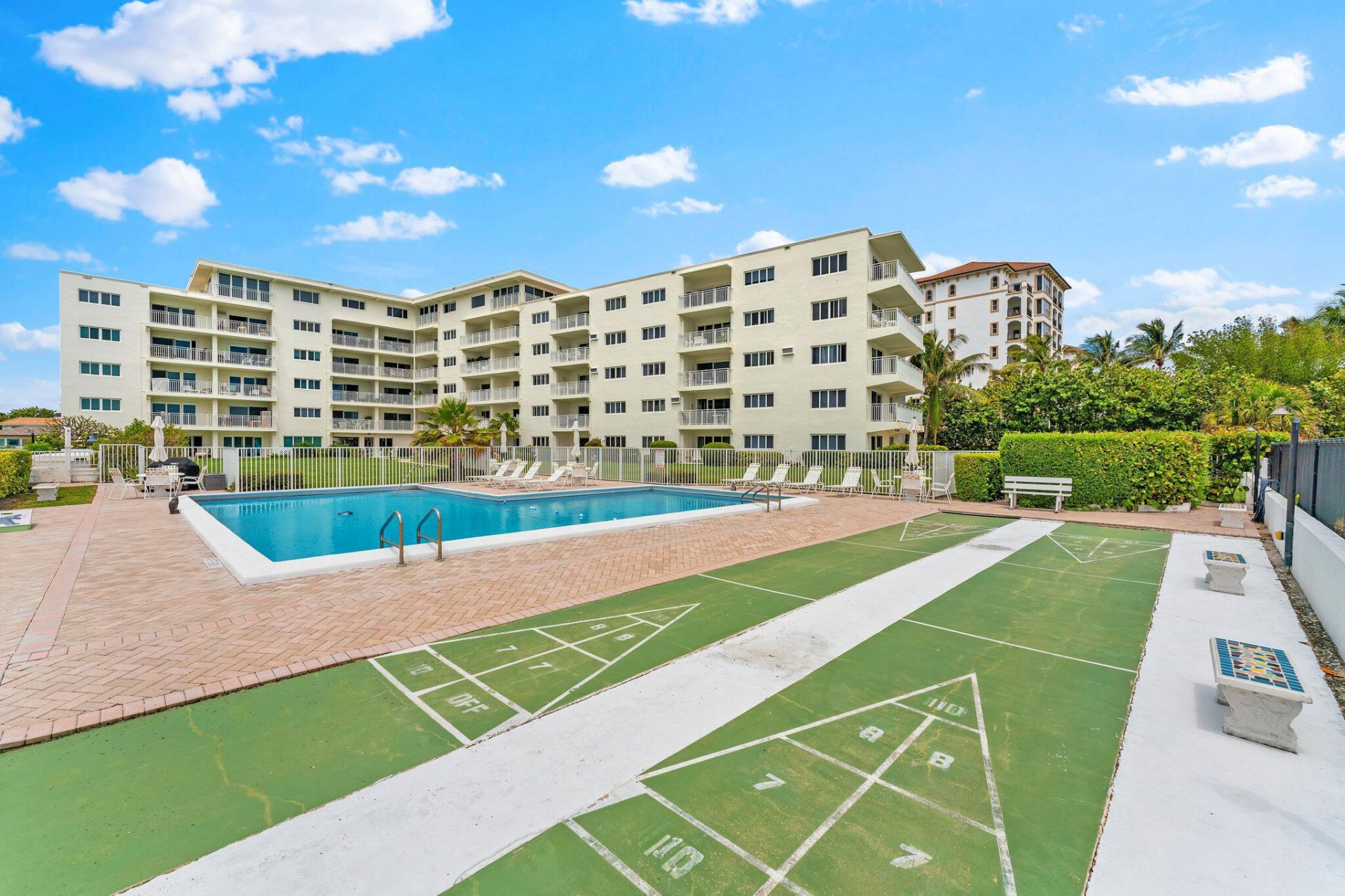 33 S Ocean Avenue, Unit 206, Palm Beach Shores, FL 33404 Photo