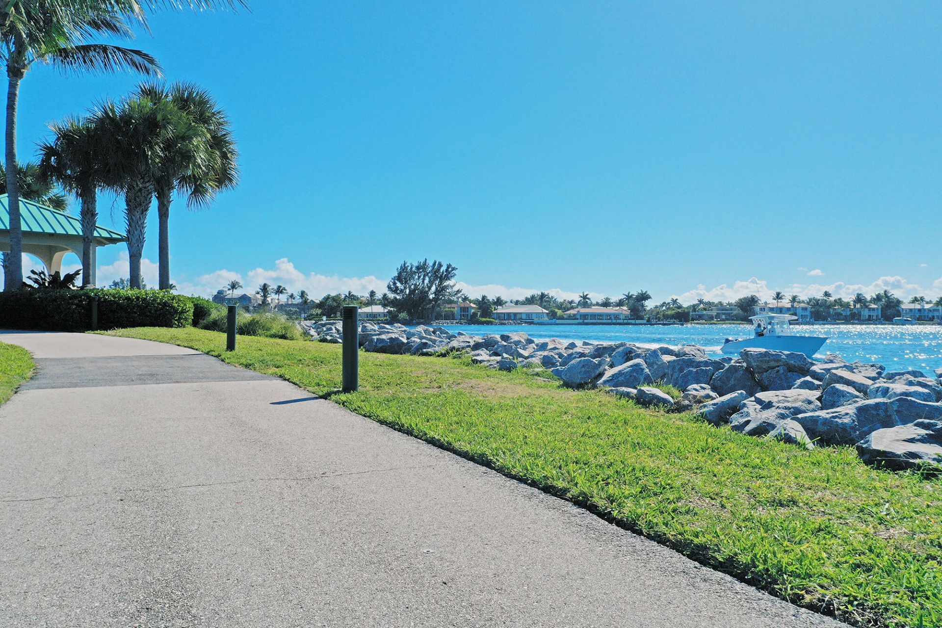 33 S Ocean Avenue, Unit 206, Palm Beach Shores, FL 33404 Photo