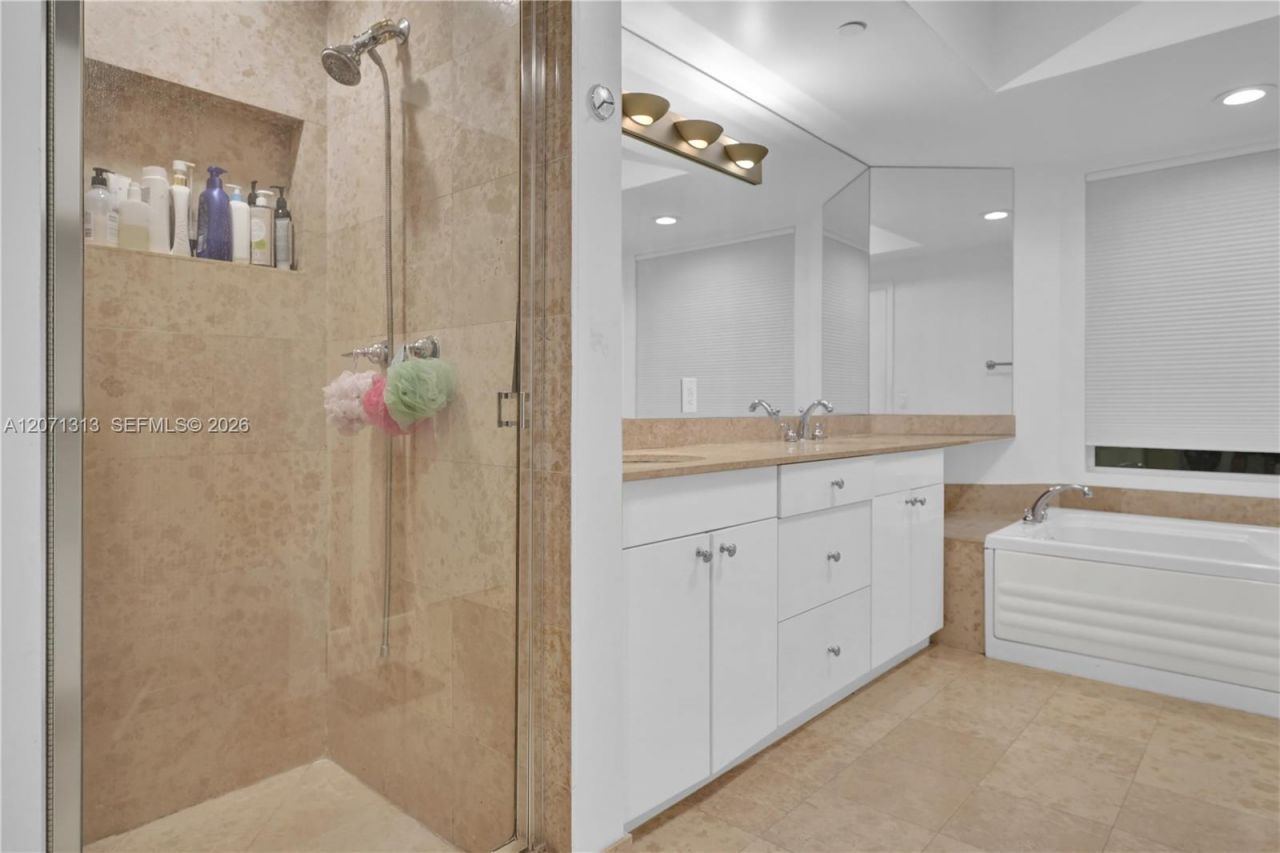 4775 Collins Ave, Unit 2908, Miami Beach, FL 33140 Photo