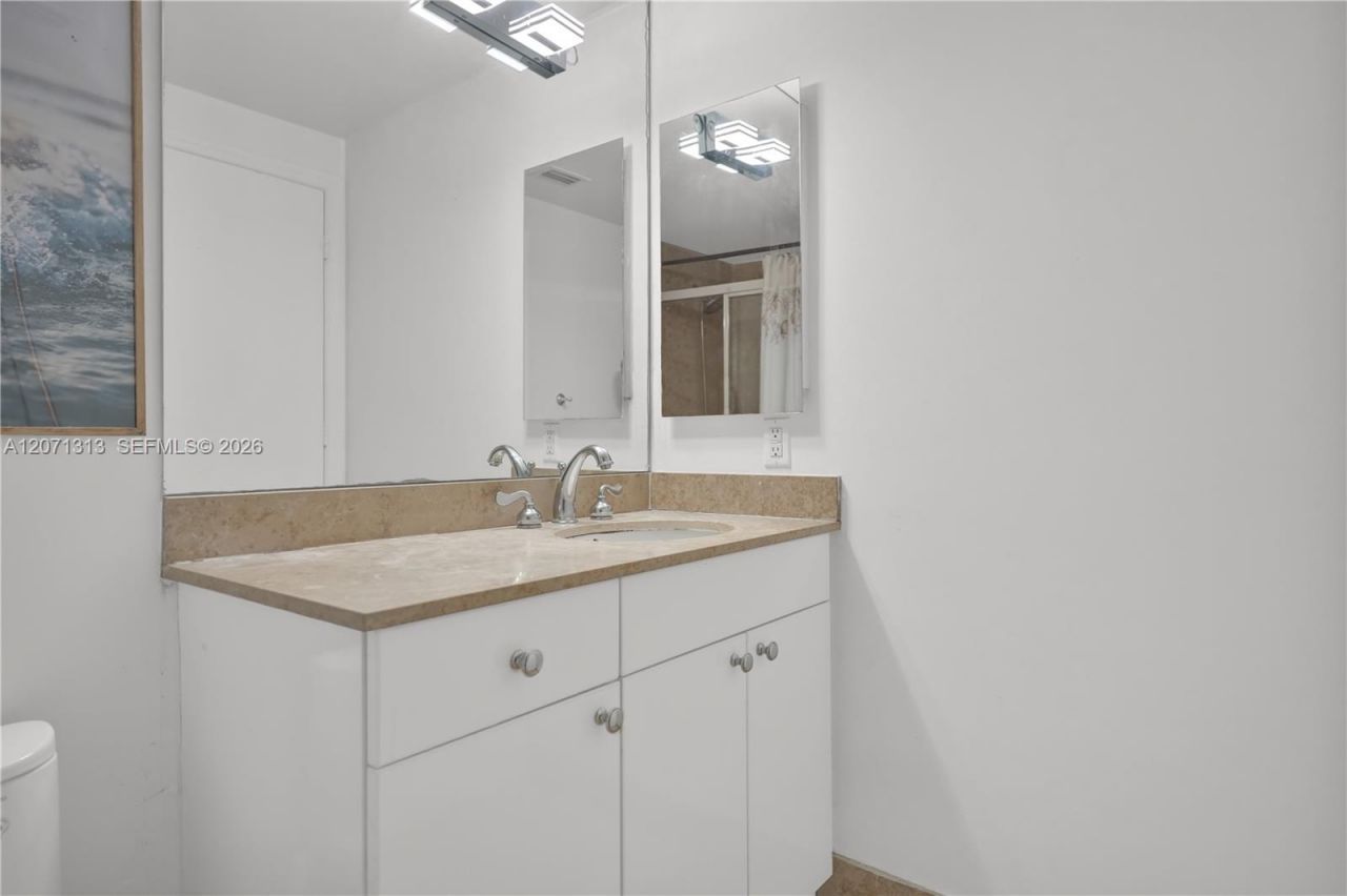 4775 Collins Ave, Unit 2908, Miami Beach, FL 33140 Photo