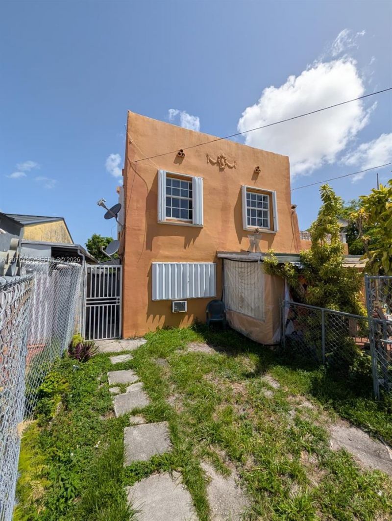 200 NW 34th Ave , Miami, FL 33125 Photo