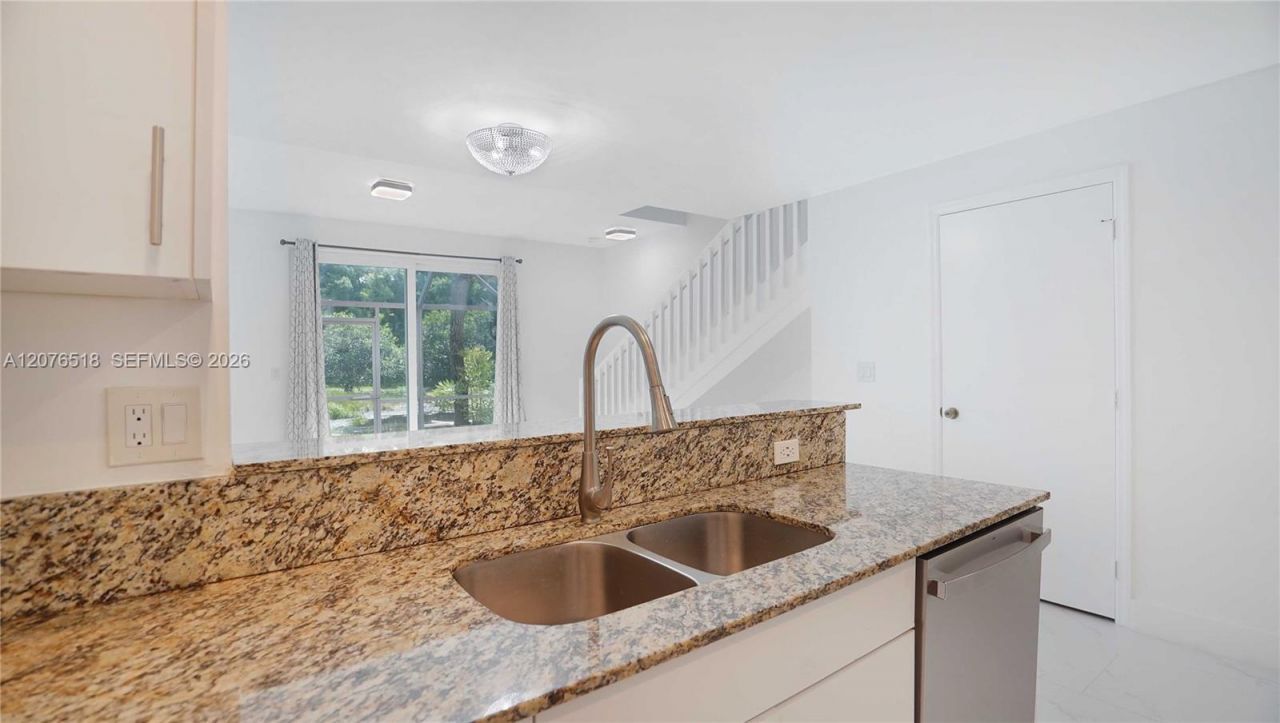 1492 Veracruz Ln , Unit 4-4, Weston, FL 33327 Photo