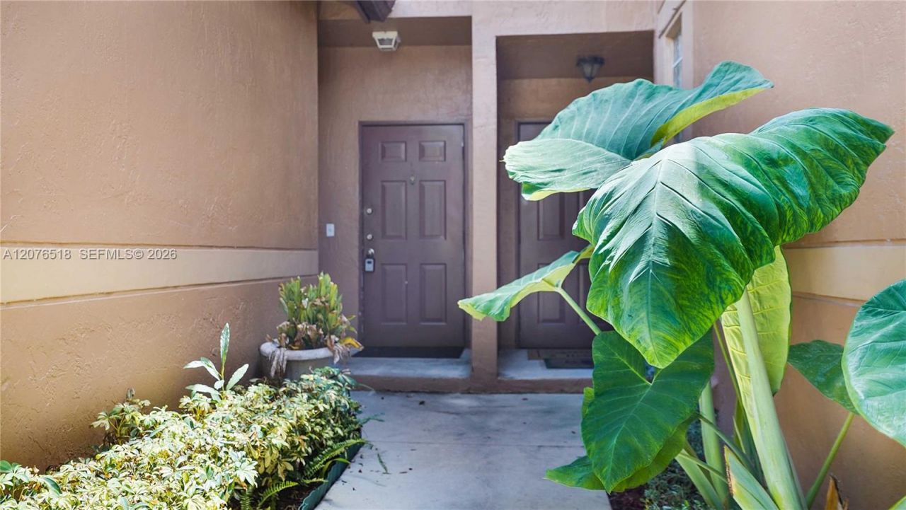 1492 Veracruz Ln , Unit 4-4, Weston, FL 33327 Photo