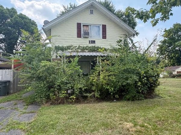 2616 W Riverview Avenue, Dayton, OH 45402