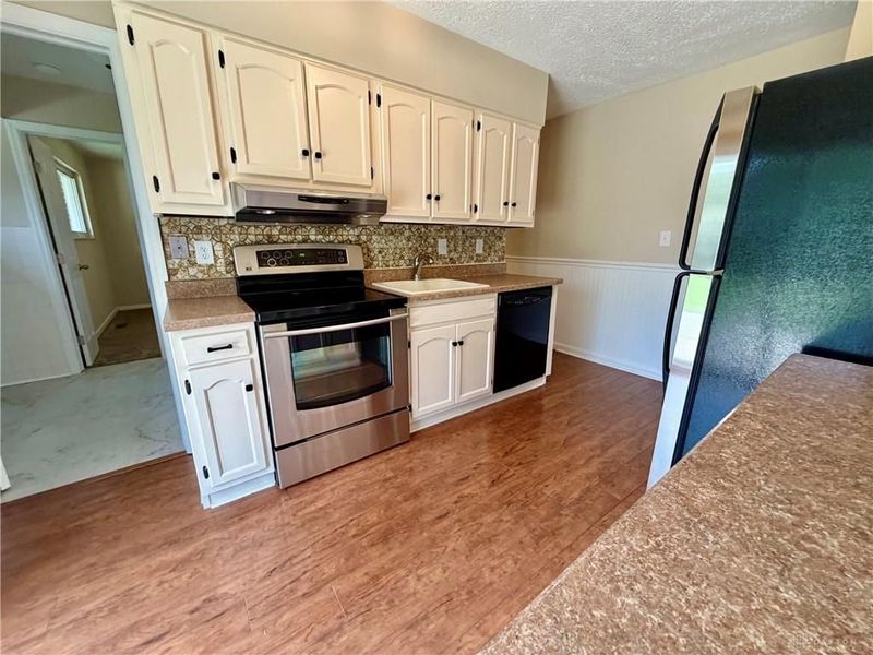 3088 Fontano Drive, Kettering, OH 45440 Photo 18