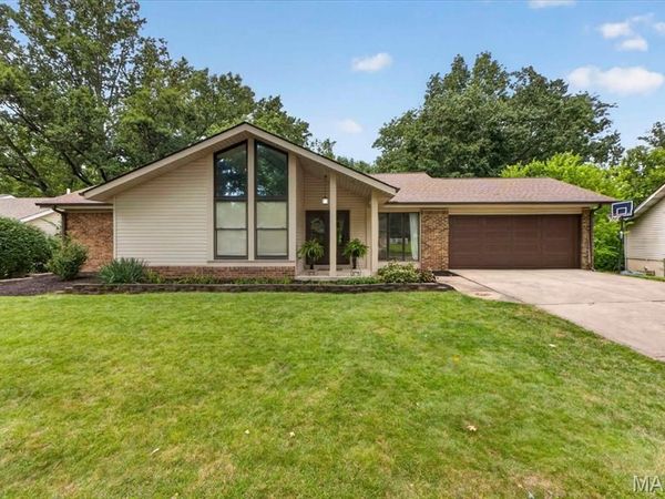 15250 Kingsman Circle, Chesterfield, MO 63017