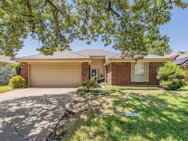 1108 Middlebury Lane, Euless, TX 76040