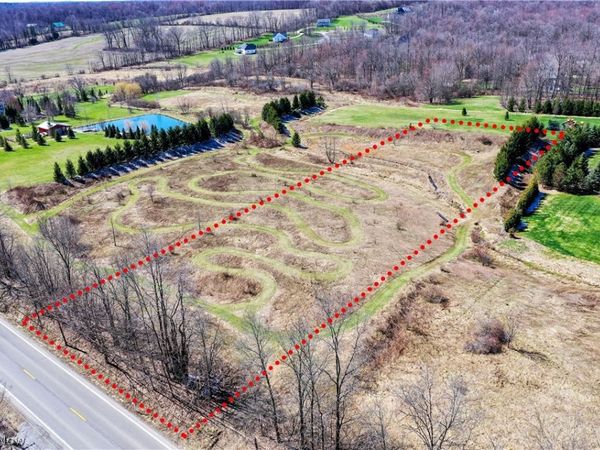 16976 Ravenna Road , Auburn, OH 44023