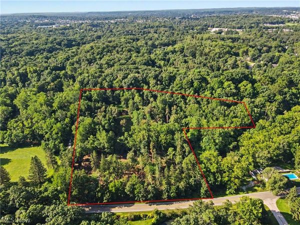 3166 Yellow Creek Road , Akron, OH 44333