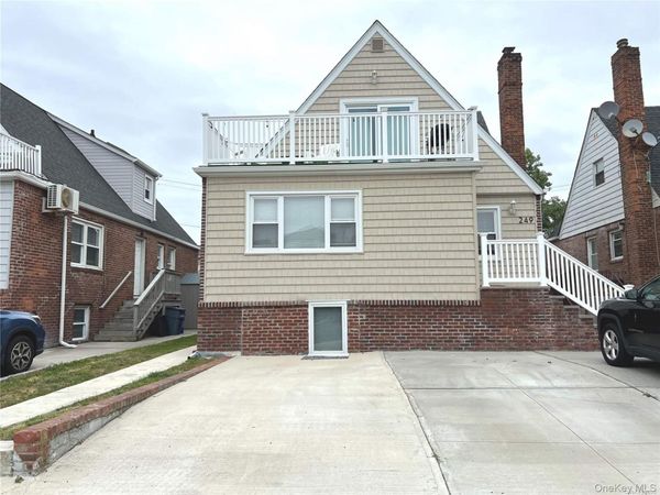 249 E Broadway , Long Beach, NY 11561