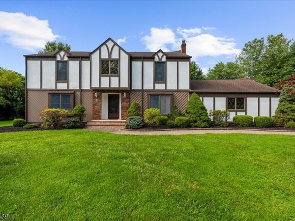7 Devore Rd, Readington, NJ 08822