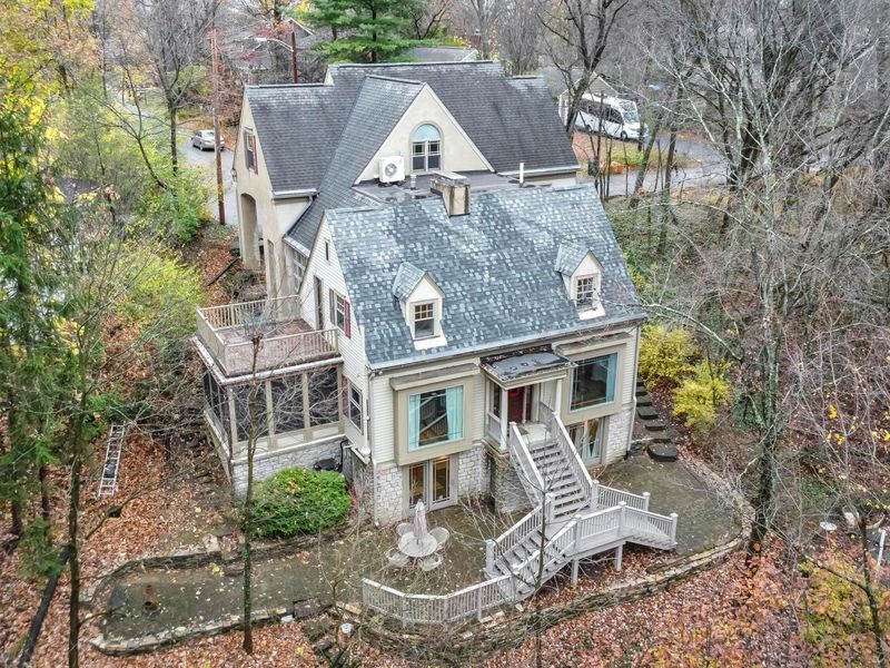 296 Walhalla Road , Columbus, OH 43202 Photo 1
