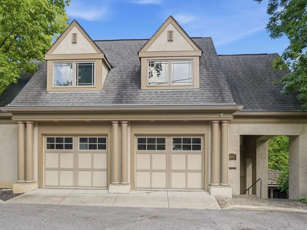 296 Walhalla Road , Columbus, OH 43202
