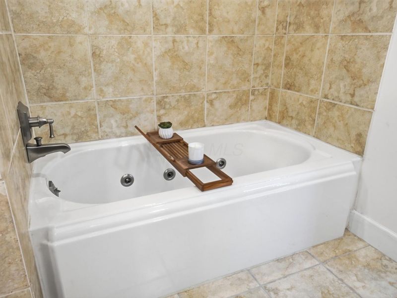 296 Walhalla Road , Columbus, OH 43202 Photo 48