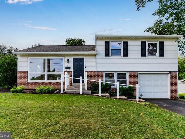 102 E WOODLAND DRIVE, MECHANICSBURG, PA 17055