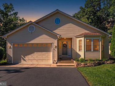 405 CONSTITUTION BOULEVARD, LOCUST GROVE, VA 22508