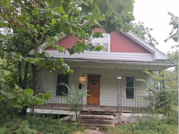 201 S Pruyn Avenue , Salem, IL 62881