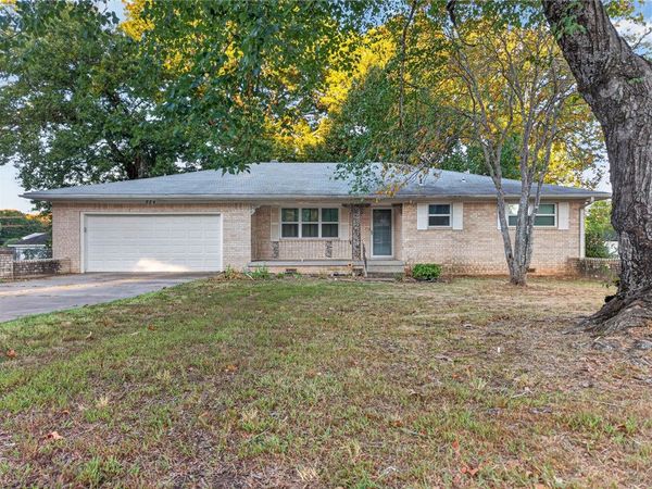 824 Citrus Street , Greenwood, AR 72936