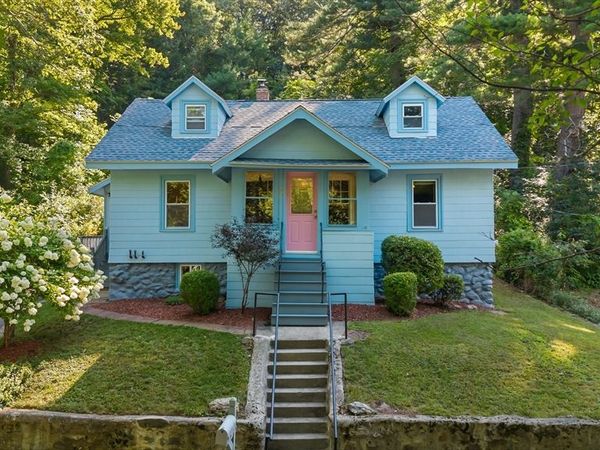 10 Tilbury St, Worcester, MA 01603
