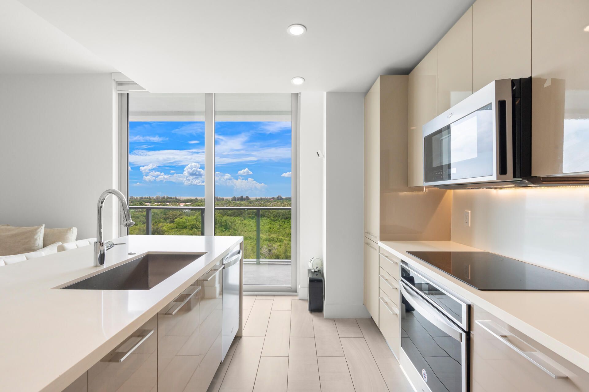 2000 Metropica Way, Unit 801, Sunrise, FL 33323 Photo