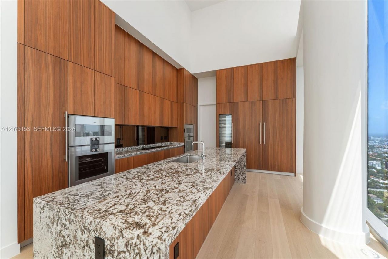 175 SE 25th Road, Unit UPH01, Miami, FL 33129 Photo
