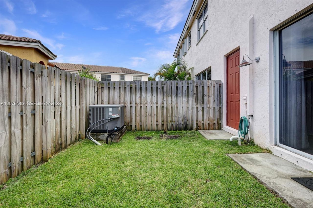 2311 NE 42nd Cir , Homestead, FL 33033 Photo