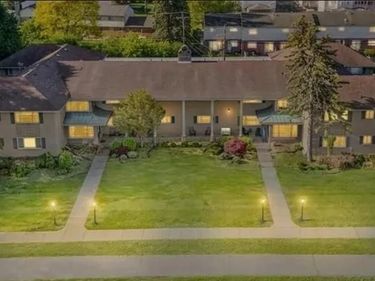 2245 Walton Boulevard, Unit 56, Rochester Hills, Mi 48309