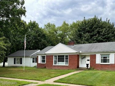 305 S Tompkins Street, Howell, Mi 48843