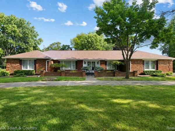 5446 Fernwood Drive, Flint Township, Mi 48532