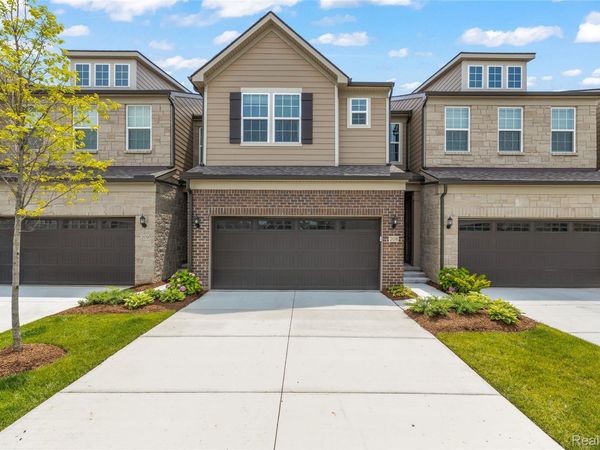 208 Addison Circle , Commerce Township, Mi 48390