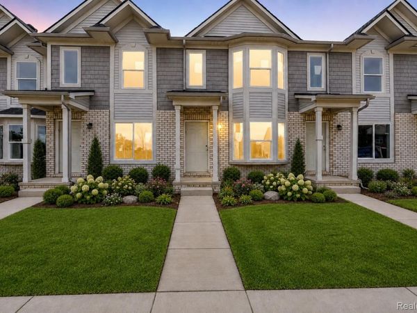 35300 Brittany Drive, Unit 120, New Baltimore, Mi 48047