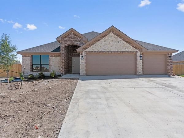 1408 Tahonta Drive , Hewitt, TX 76643